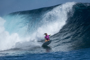 Sally Fitzgibbons ultrapassa lesão e está nos ‘quartos’ em Fiji