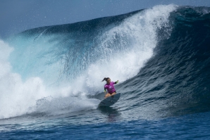 Sally Fitzgibbons ultrapassa lesão e está nos ‘quartos’ em Fiji