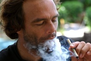O uso de marijuana e as opiniões contrárias