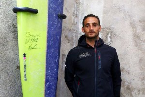 António Silva junto à prancha doada.