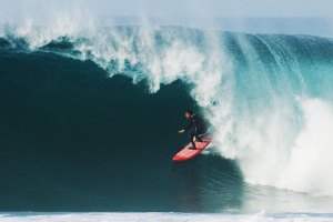 Um swell de sonho na Nazaré - com Lucas Chumbo, Lucas Fink, Andy Criere, entre outros