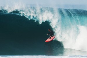 Um swell de sonho na Nazaré - com Lucas Chumbo, Lucas Fink, Andy Criere, entre outros