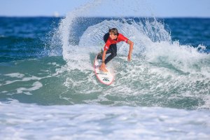 PORTUGUESES EM FORÇA NO QUIKSILVER E ROXY JUNIOR PRO 40