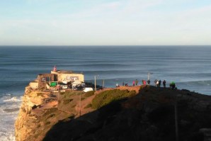 Acção ao rubro na Praia do Norte