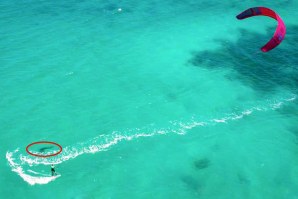 KITESURFER FINTA TUBARÃO-BRANCO NA AUSTRÁLIA