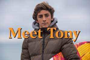 TONY LAUREANO O PEQUENO GRANDE HERÓI DAS ONDAS GRANDES NA NAZARÉ