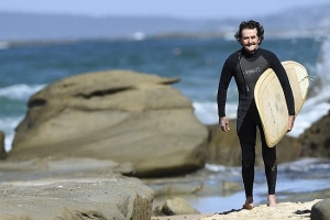 MORREU BARRY ‘MAGOO’ MCGUIGAN: O SURFISTA MAIS VELHO DO MUNDO A COMPETIR