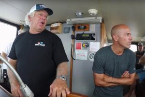 Martin Daly e Kelly Slater, durante uma aventura do The Crossing.