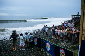 Warm up Sessions dos Pros da WSL em Punta Roca, El Salvador