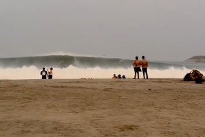 Sessão gigante em Puerto Escondido, com tubos massivos, mar pesado e um line-up em modo sobrevivência.