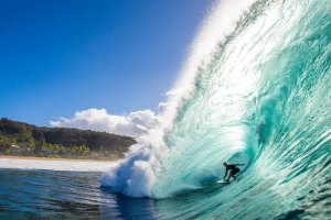 SWELL BENDER CONTINUA A BRINDAR PIPELINE COM CONDIÇÕES ÉPICAS