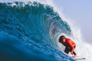 Carissa Moore procura a perfeição no deserto