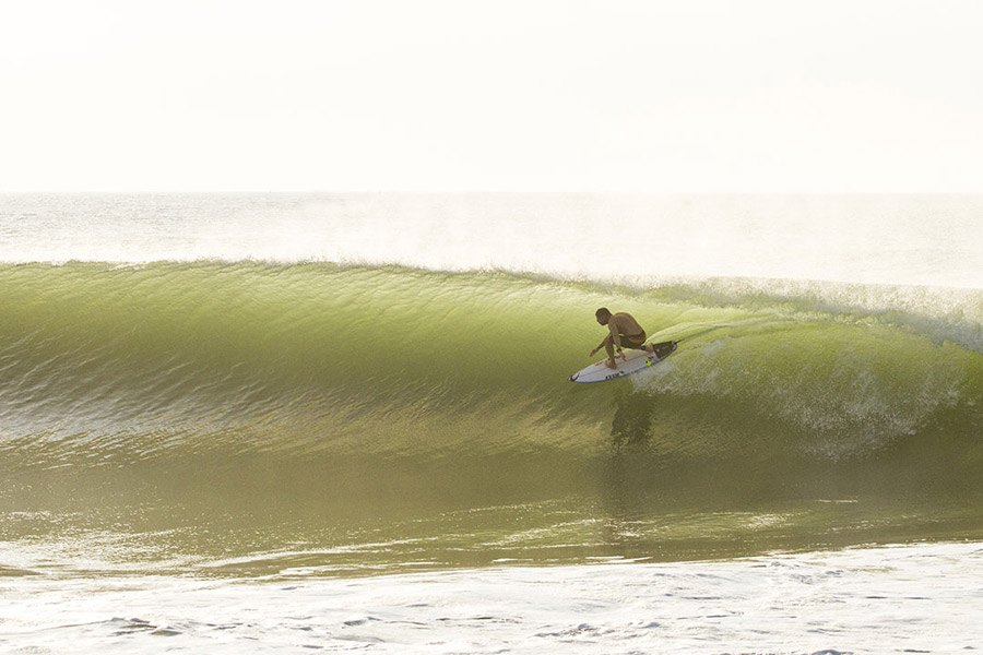 Mick Fanning em "Barrel Snake", uma aventura The Search.