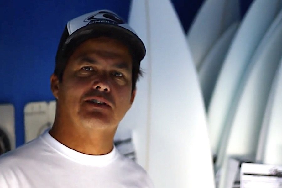 Timmy Patterson sobrevive a afogamento durante swell gigante na Califórnia
