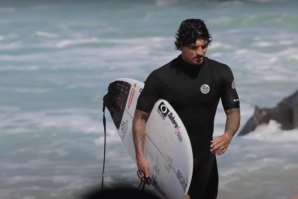 Os melhores momentos de Italo Ferreira e Gabriel Medina na temporada havaiana de 2023/2024