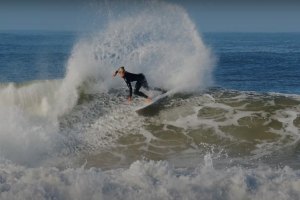 Frederico Morais, John John Florence e Kanoa Igarashi formam o lineup de estrelas em Supertubos