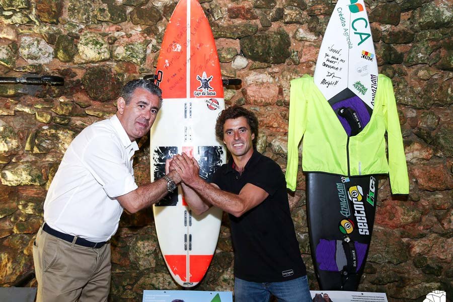 Sérgio Cosme e Walter Chicharro partilham um amor comum: o mar da Nazaré.