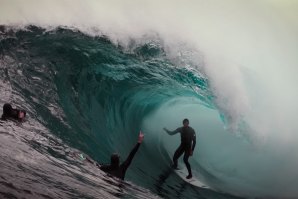 Nathan Florence corre atrás do perigo em Shipstern Bluff