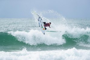 WSL ANUNCIA DOIS DIAS DE PAUSA NO MEO RIP CURL PRO PORTUGAL