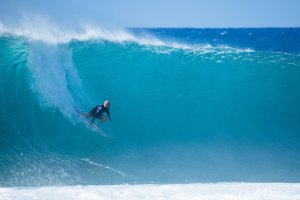 Kelly Slater aos 52 anos a fazer história