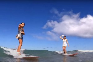 GIRLS SURF IN HIGH HEELS!! (NORTH SHORE, OAHU)