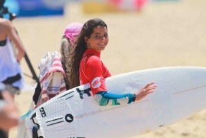 A Portuguesa Teresa Bonvalot sorridente após a conquista das meias finais.