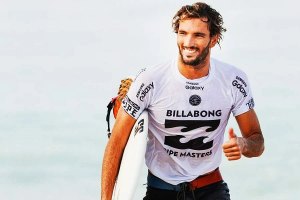 Aos 25 anos, Kikas foi um dos surfistas da elite mundial.