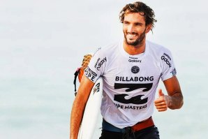 Aos 25 anos, Kikas foi um dos surfistas da elite mundial. 