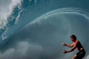 Teahupo’o em modo monstruoso: vídeo viral antecipa etapa mais temida do CT 2025