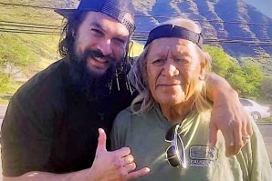 Jason Momoa e Buffalo Keaulana /