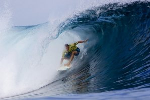 Saca a meter para dentro das ondas de Bukit, Bali.