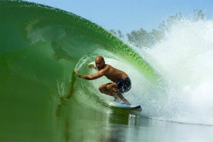 KELLY SLATER INCITA QUEENSLAND A APROVAR EMPREENDIMENTO PARALISADO POR QUESTÕES AMBIENTAIS