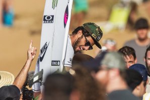 Filipe Toledo vence no arranque da Triple Crown em Haleiwa