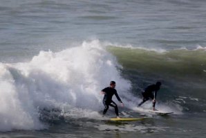Caos absoluto na Praia dos Pescadores, na Ericeira