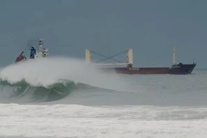 Carcavelos mágico, um swell para mais tarde recordar