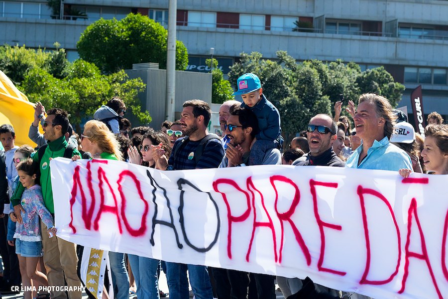 O movimento Não ao Paredão diz defender o ambiente e as ondas das Praias do Porto e Matosinhos