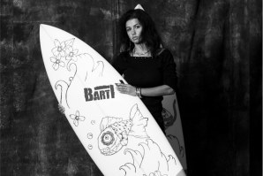 DESIGNER PORTUGUESA PREMIADA COM CAIXA PARA PRANCHAS DE SURF