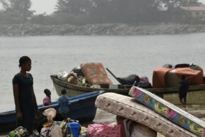 COMUNIDADE DE SURF NIGERIANA DESPEJADA PELA MARINHA