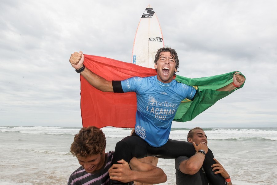 Gui Ribeiro quando venceu o Caraïbos Lacanau Pro 2022 em França