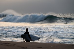 Frederico Morais a aquecer entrou logo de madrugada na agua para aquecer os rails