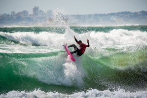 COMEÇOU O CAPARICA SURF FEST POWERED BY OAKLEY