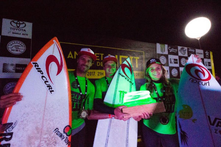 A equipa Rip Curl que saiu vencedora do evento.