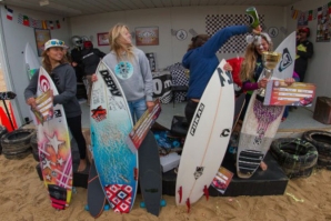 JOVENS PORTUGUESES EM BOM PLANO NA PROVA DA VOLCOM EM HOSSEGOR