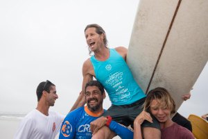 JOEL TUDOR E KELIS KALEOPAA VENCEM FINAIS HISTÓRICAS