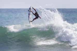 Filipe Toledo é um dos favoritos à vitória final