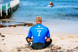 Mick Fanning em busca de respostas sobre o seu futuro no tour? Click Ed Sloane/WSL