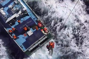 TUBARÃO ATACA PESCADOR AO LARGO DA PÓVOA DE VARZIM