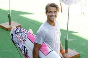 JULIAN WILSON É PAI DE UM RAPAZ