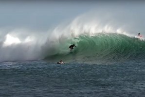 Clay Marzo enfrentou o swell histórico que chegou ao Havai
