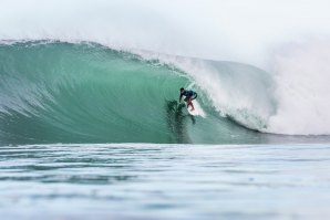 FREDERICO MORAIS NO OI RIO PRO E GUI RIBEIRO NO RIP CURL G. SEARCH